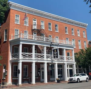 LEBANON, OHIO'S HISTORIC GOLDEN LAMB HOTEL