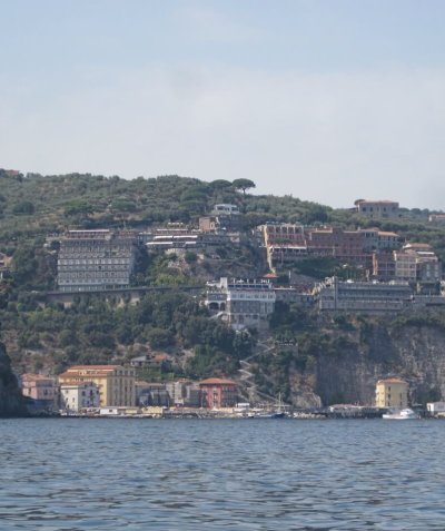 ITALY’S BREATHTAKING AMALFI COAST